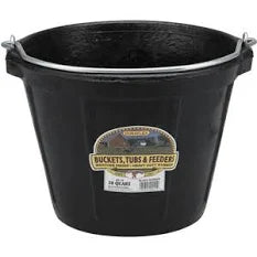 LITTLE GIANT Round Rubber Bucket